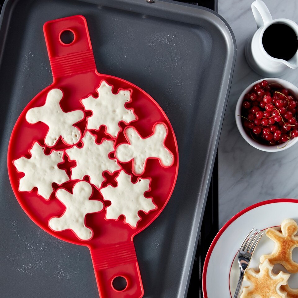 Williams Sonoma Christmas 7in1 Silicone Pancake Flipper Mould with